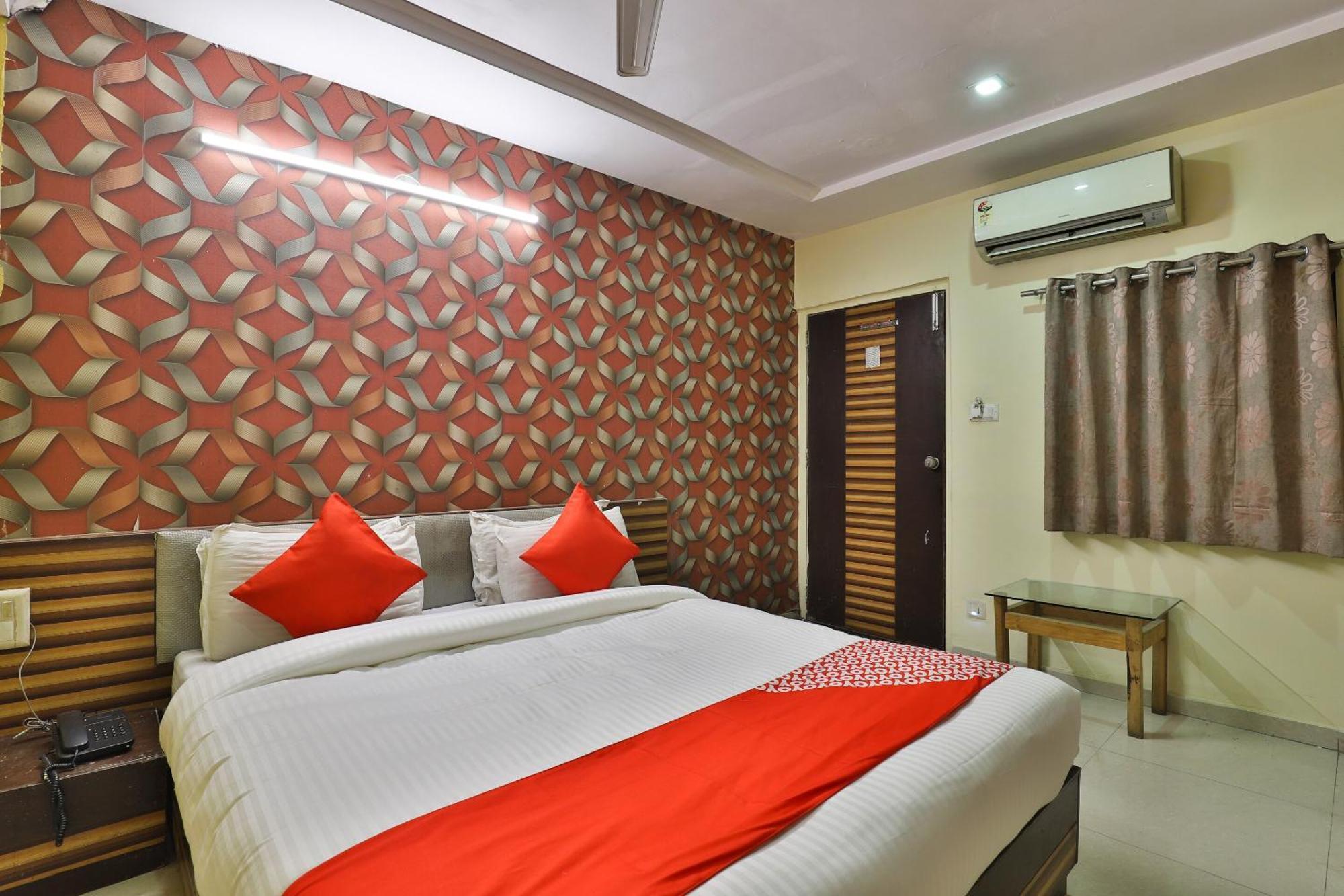 Spot On Hotel Shreeji Palace Ahmadabad Zewnętrze zdjęcie