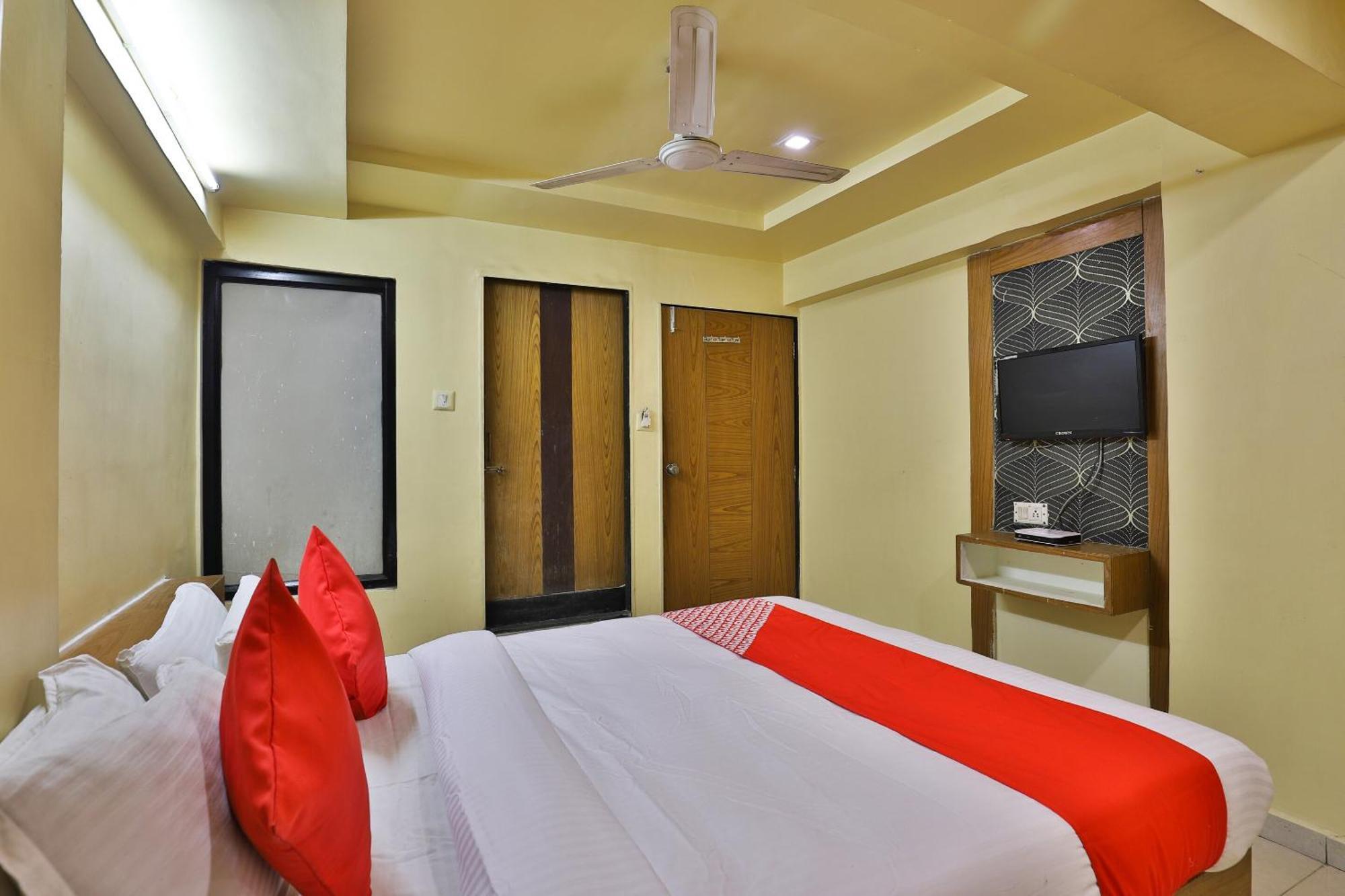 Spot On Hotel Shreeji Palace Ahmadabad Zewnętrze zdjęcie