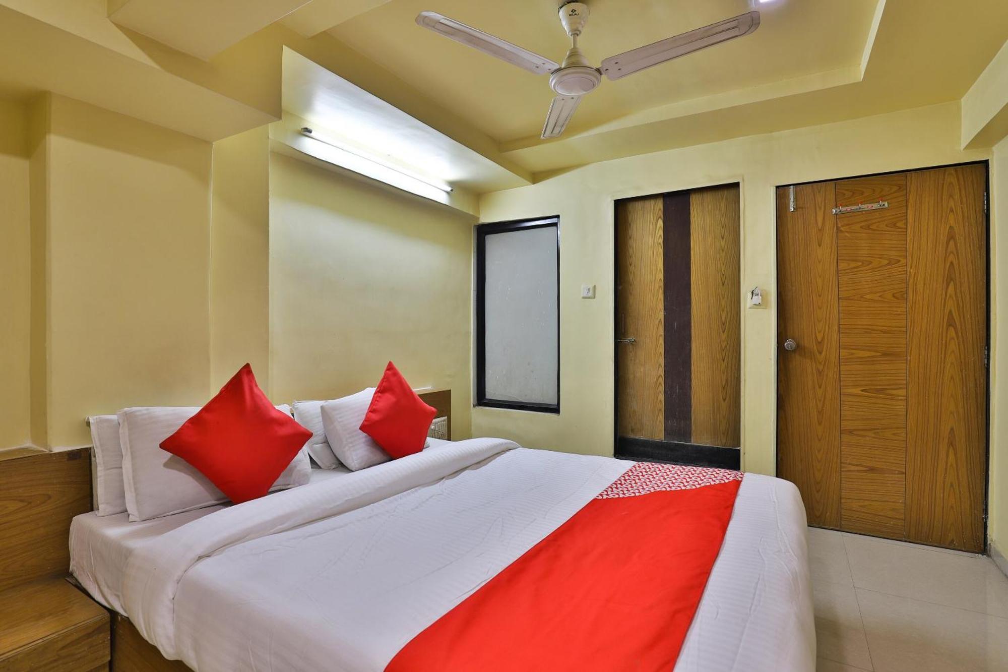 Spot On Hotel Shreeji Palace Ahmadabad Zewnętrze zdjęcie