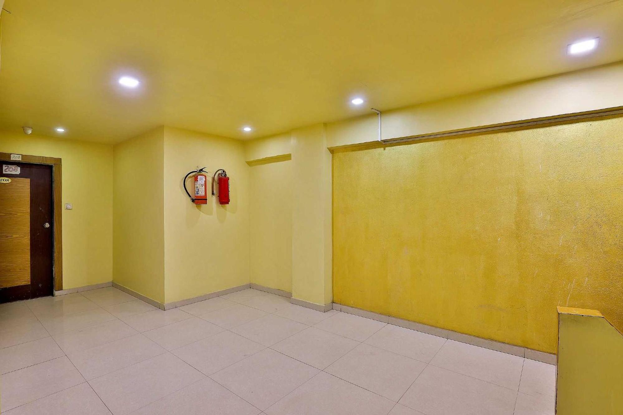 Spot On Hotel Shreeji Palace Ahmadabad Zewnętrze zdjęcie