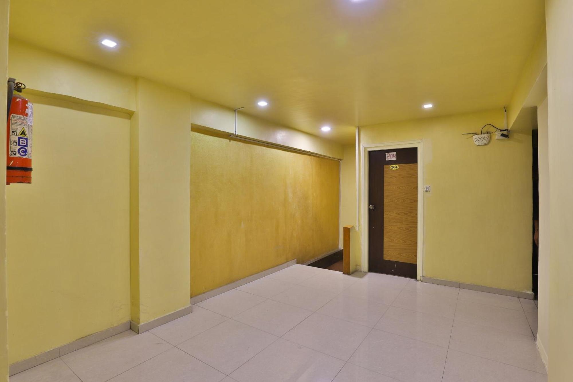 Spot On Hotel Shreeji Palace Ahmadabad Zewnętrze zdjęcie