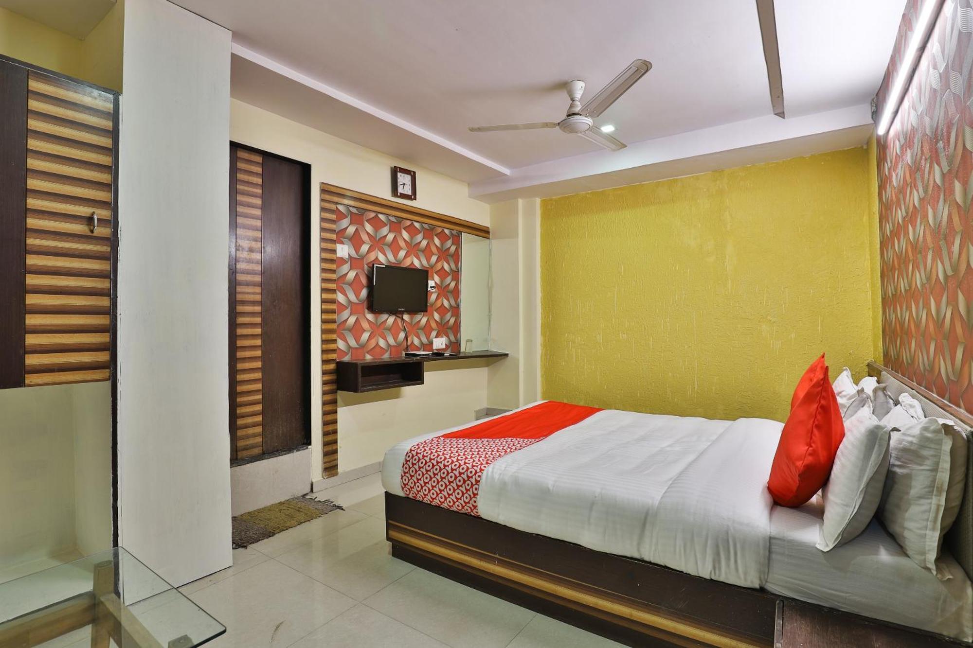 Spot On Hotel Shreeji Palace Ahmadabad Zewnętrze zdjęcie